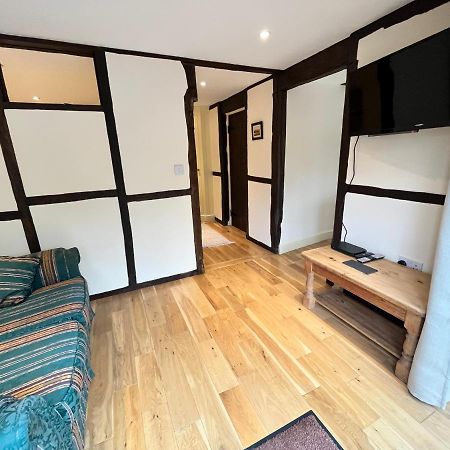 Swan House Tea Room And Bed & Breakfast 라드니 외부 사진